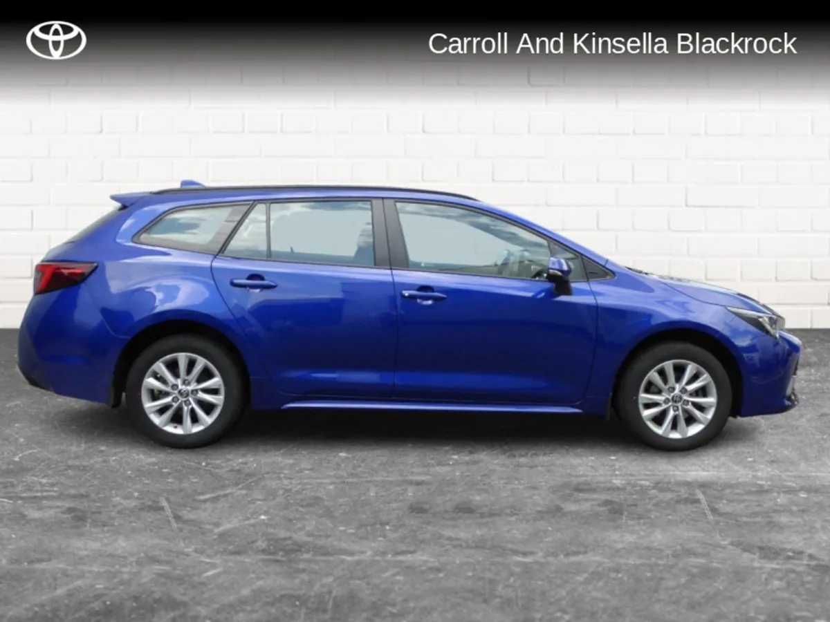 Toyota Corolla Hybrid Luna Touring Sports - Image 3