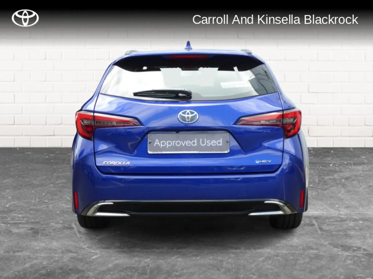 Toyota Corolla Hybrid Luna Touring Sports - Image 4