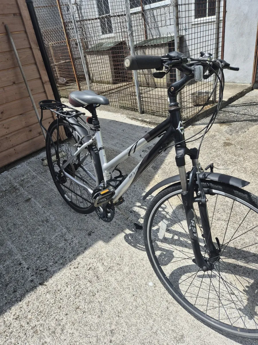 2 Gary fisher His and Hers 21 speed Bikes - Image 4