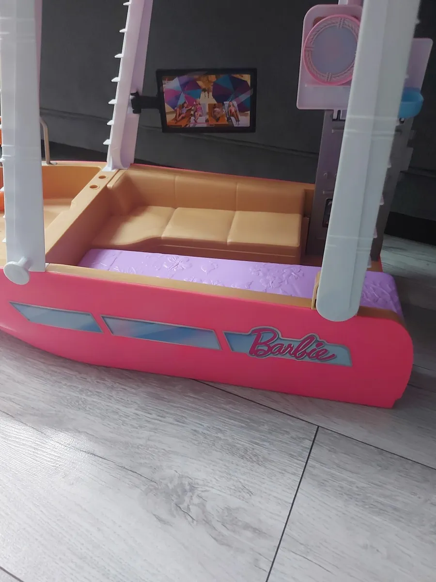 Barbie plane set and boat - Image 3