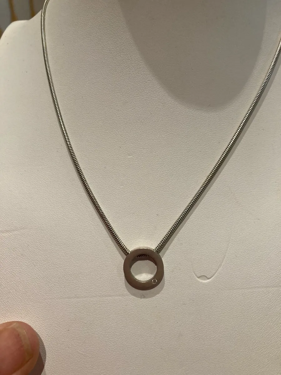 Sterling Silver pendant and chain - Image 1