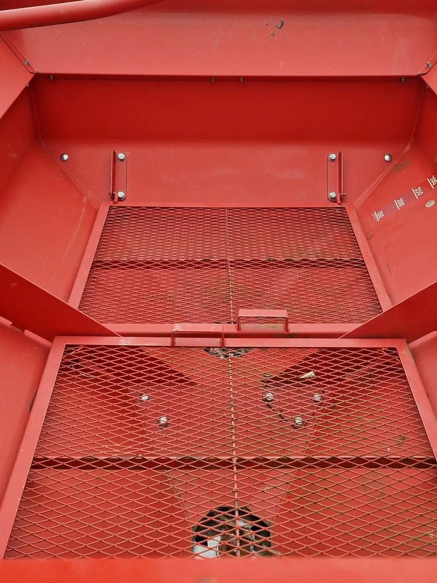 Vicon rotaflow fertiliser Spreader - Image 2