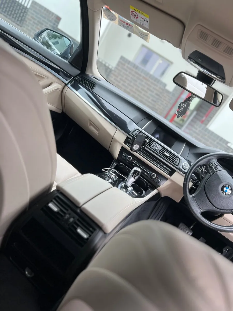 BMW 5-Series 2015 - Image 1