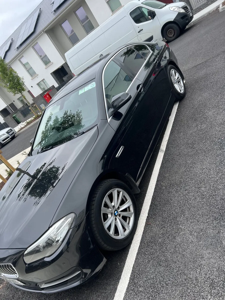 BMW 5-Series 2015 - Image 3