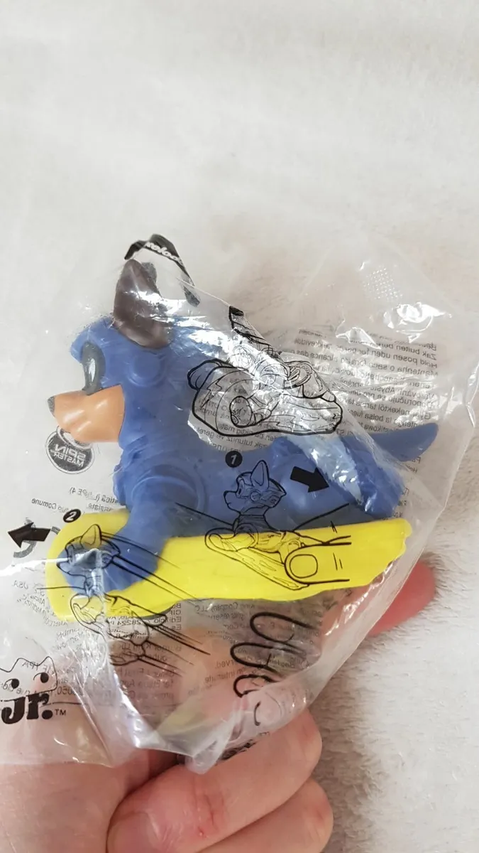 Paw patrol books  + chase vehicle - Image 3