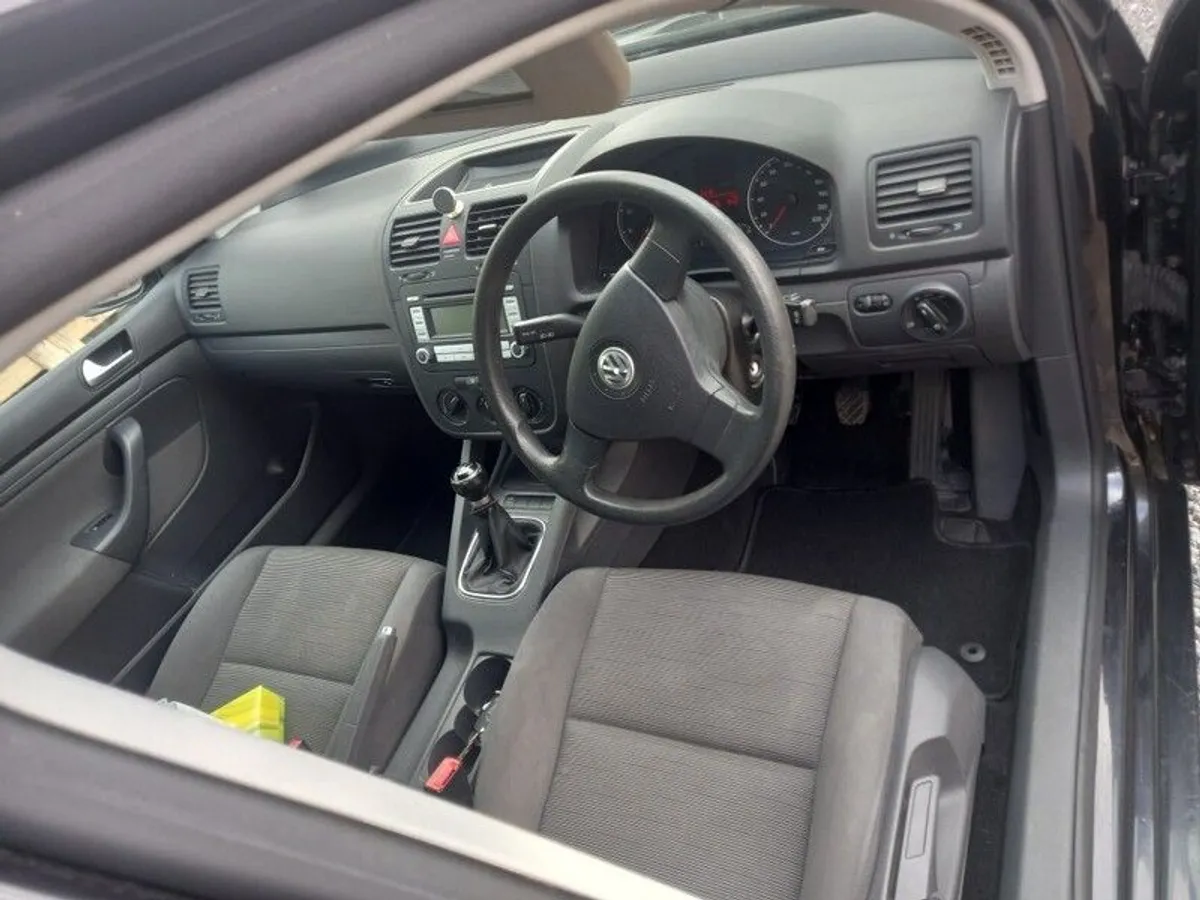 2007 Volkswagen Golf - Image 4