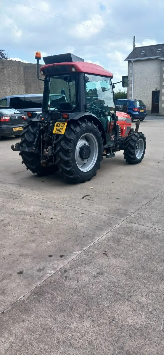 McCormick F90 4wd orchard/vineyard  tractor - Image 4