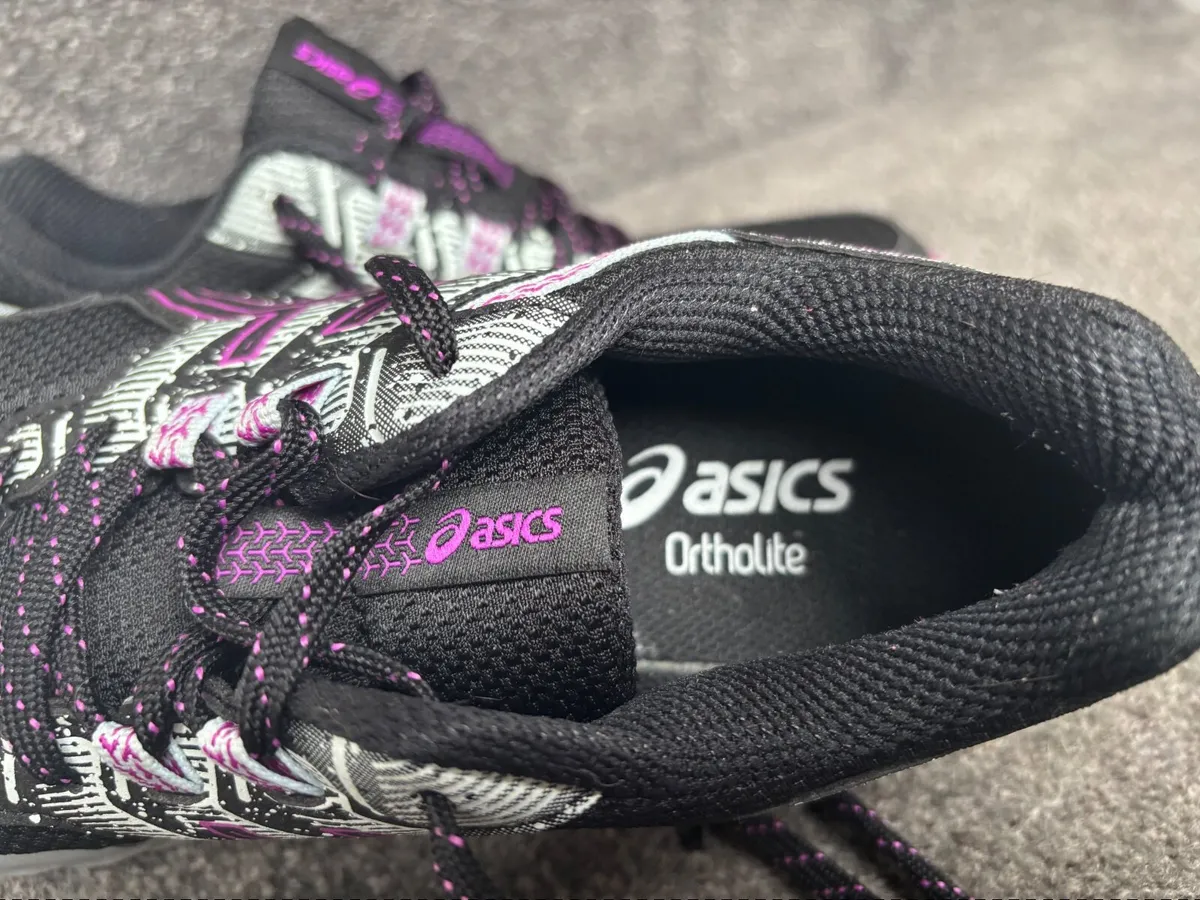 Runners - Image 1