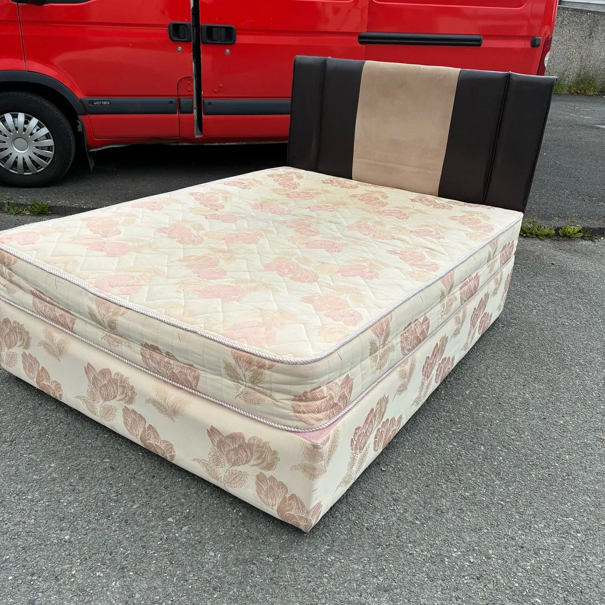 Double bed - Image 1
