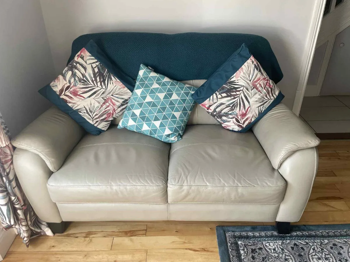 Couch - Image 2