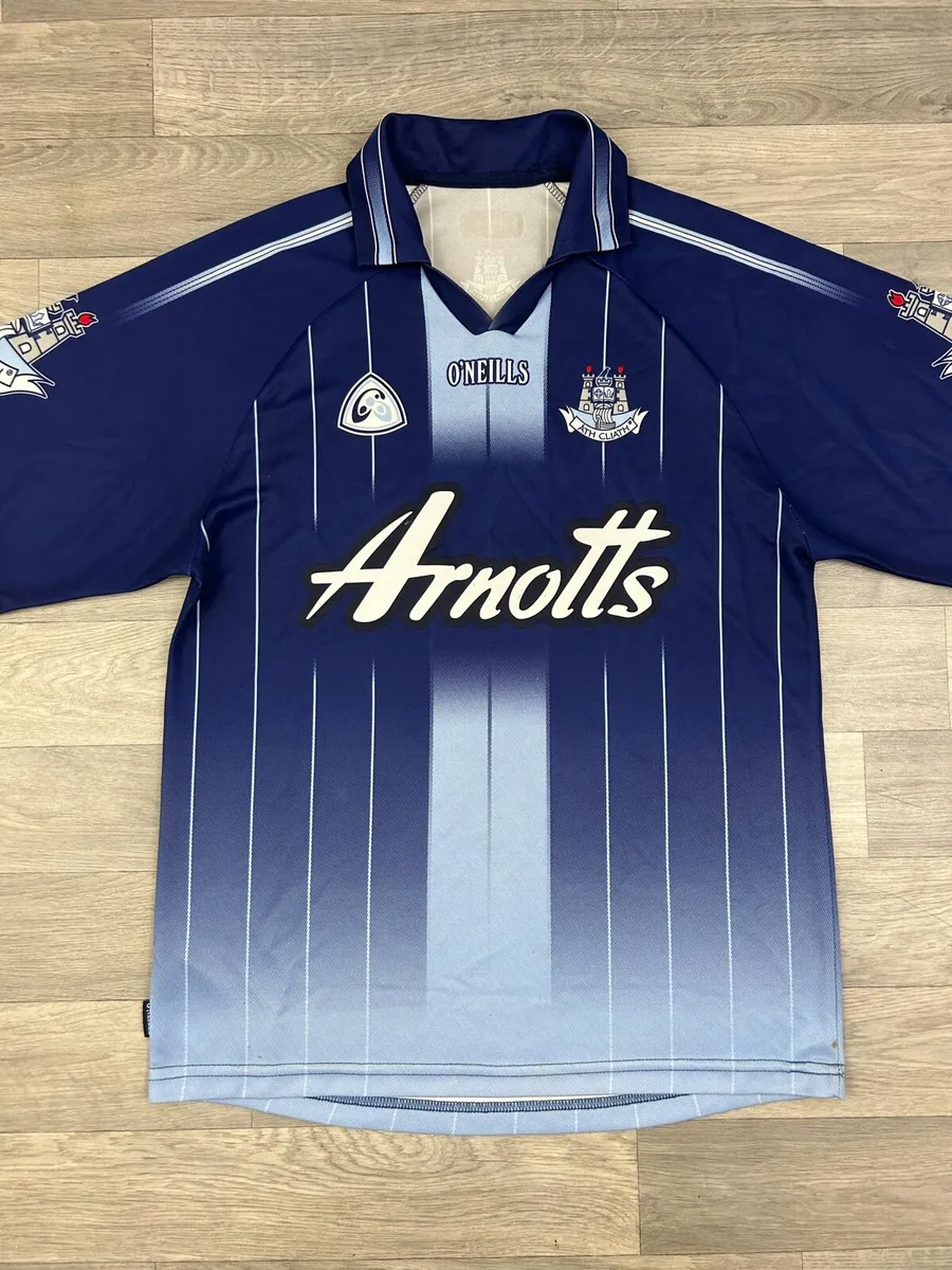 Vintage 2004 Oneills Dublin Dubs Gaa Jersey Medium - Image 2