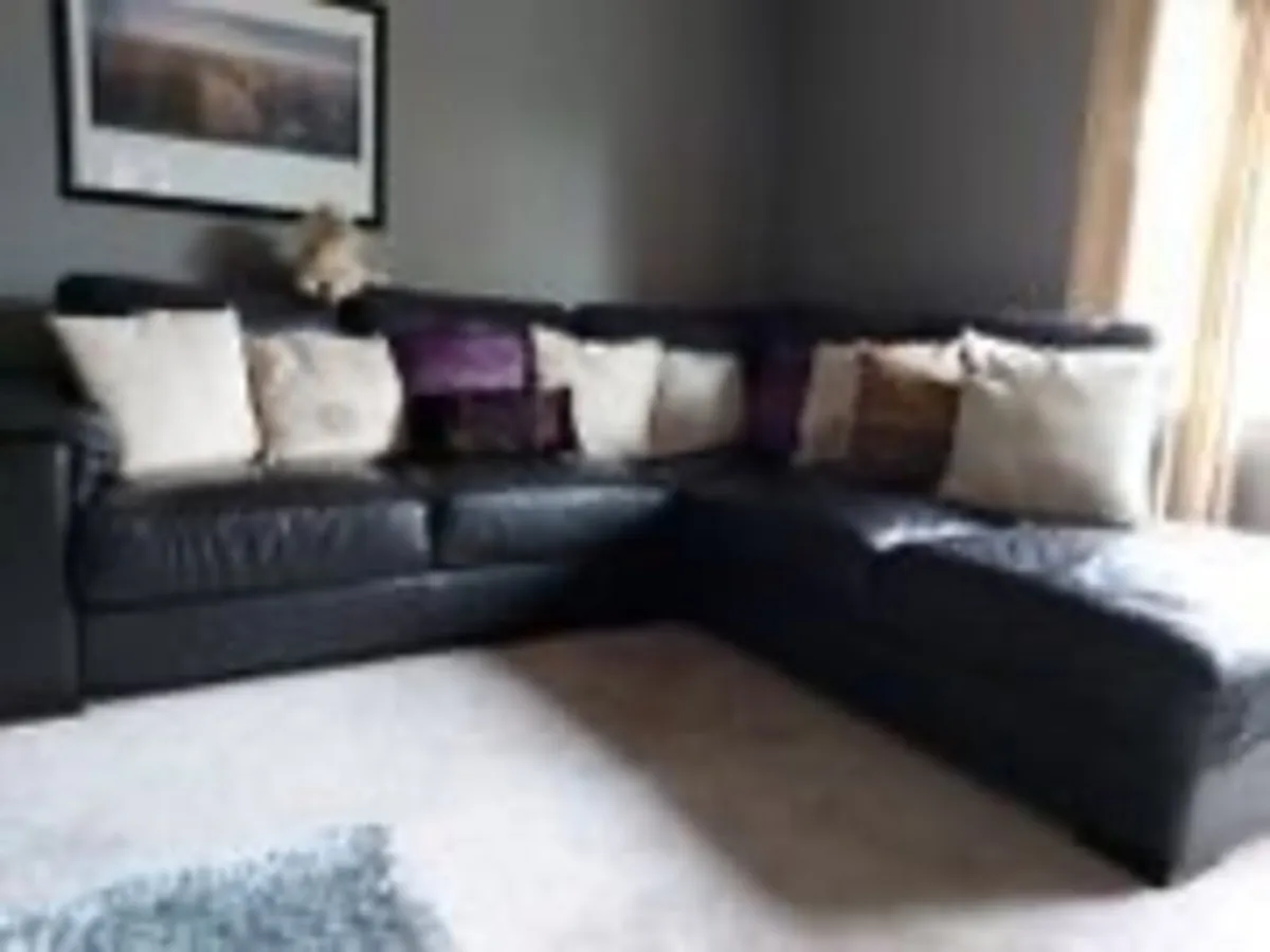 sofa - Image 1