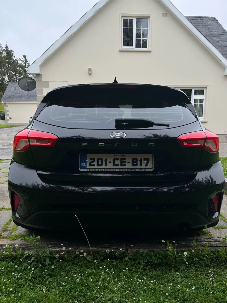 2020 Ford Focus Black - Image 3
