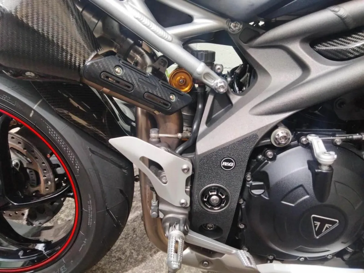 2019 TRIUMPH SPEED TRIPLE RS. - Image 2