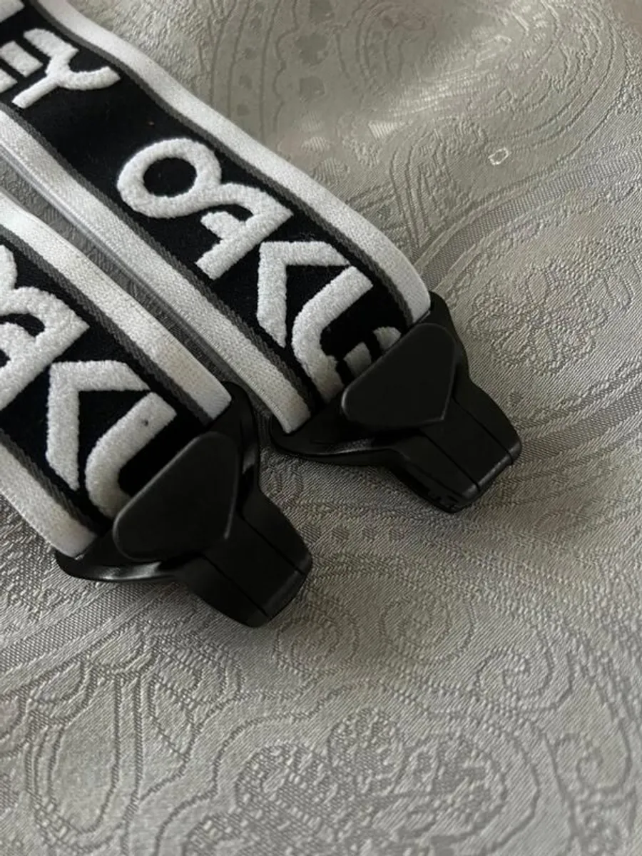 Oakley Suspenders - Image 4