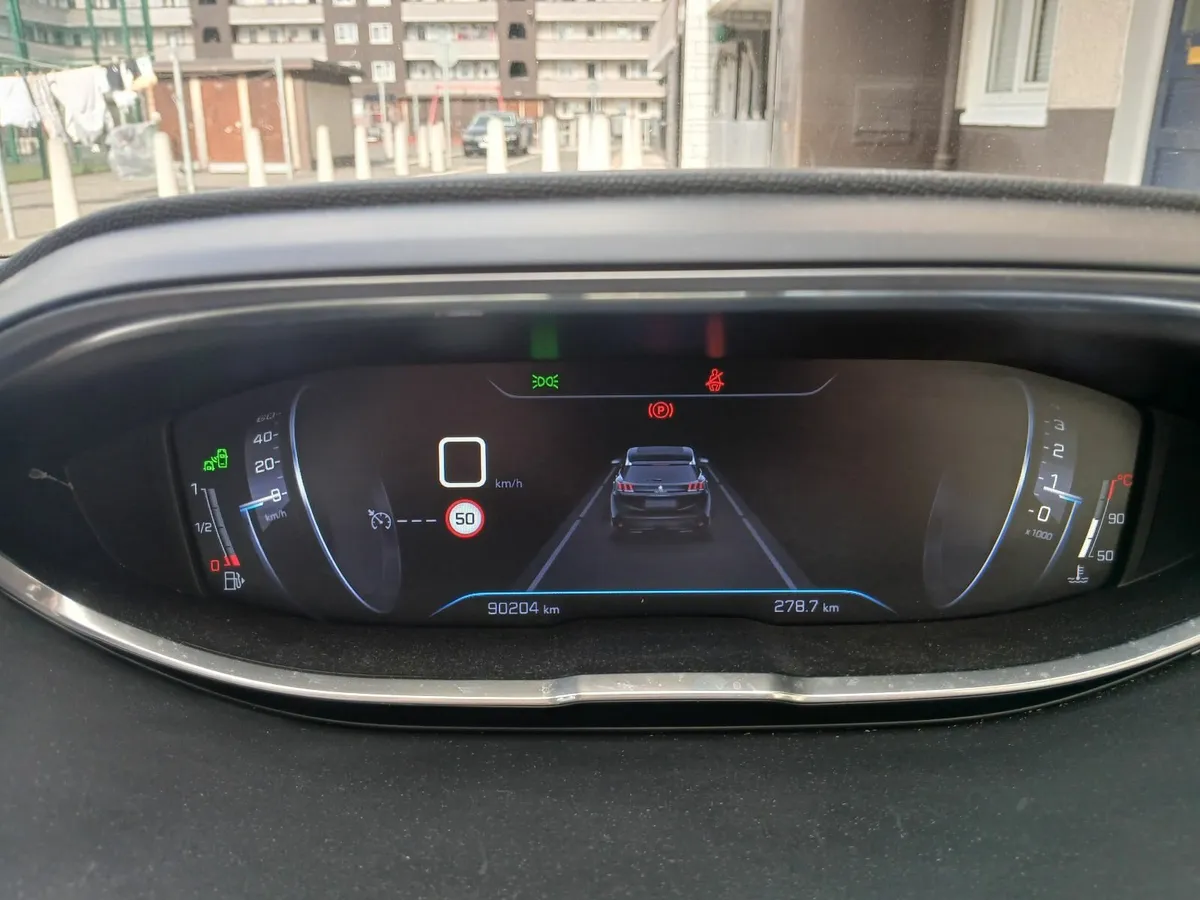 Peugeot 3008 2017🔥NEW NCT🔥low milage - Image 4