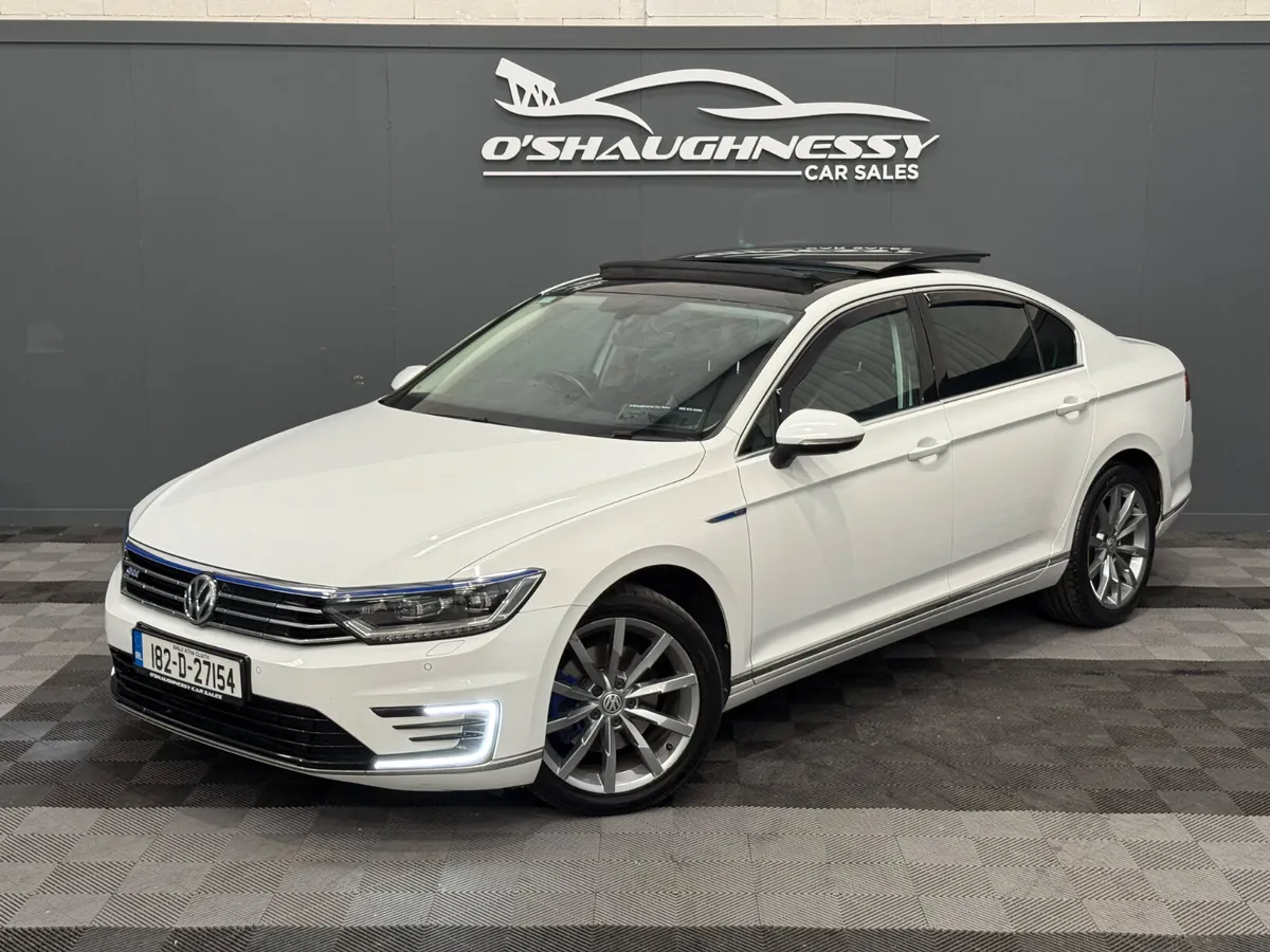 Volkswagen Passat 2018 DSG GTE PAN ROOF - Image 4