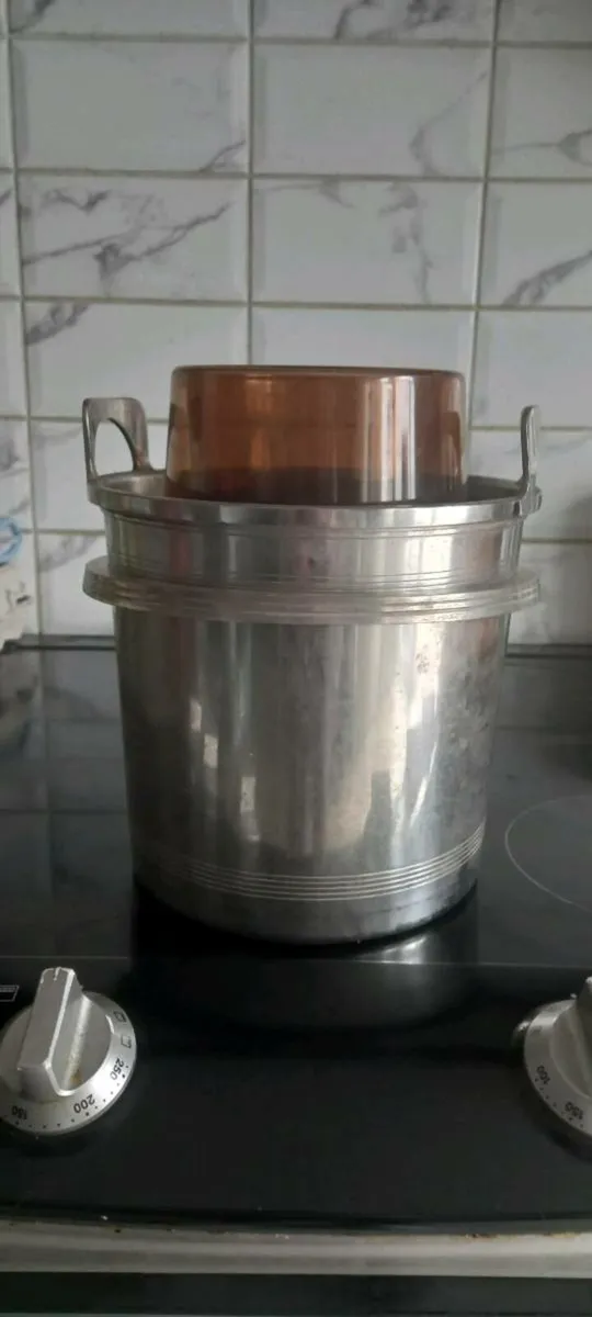 Vintage Champagne/Wine cooler - Image 1