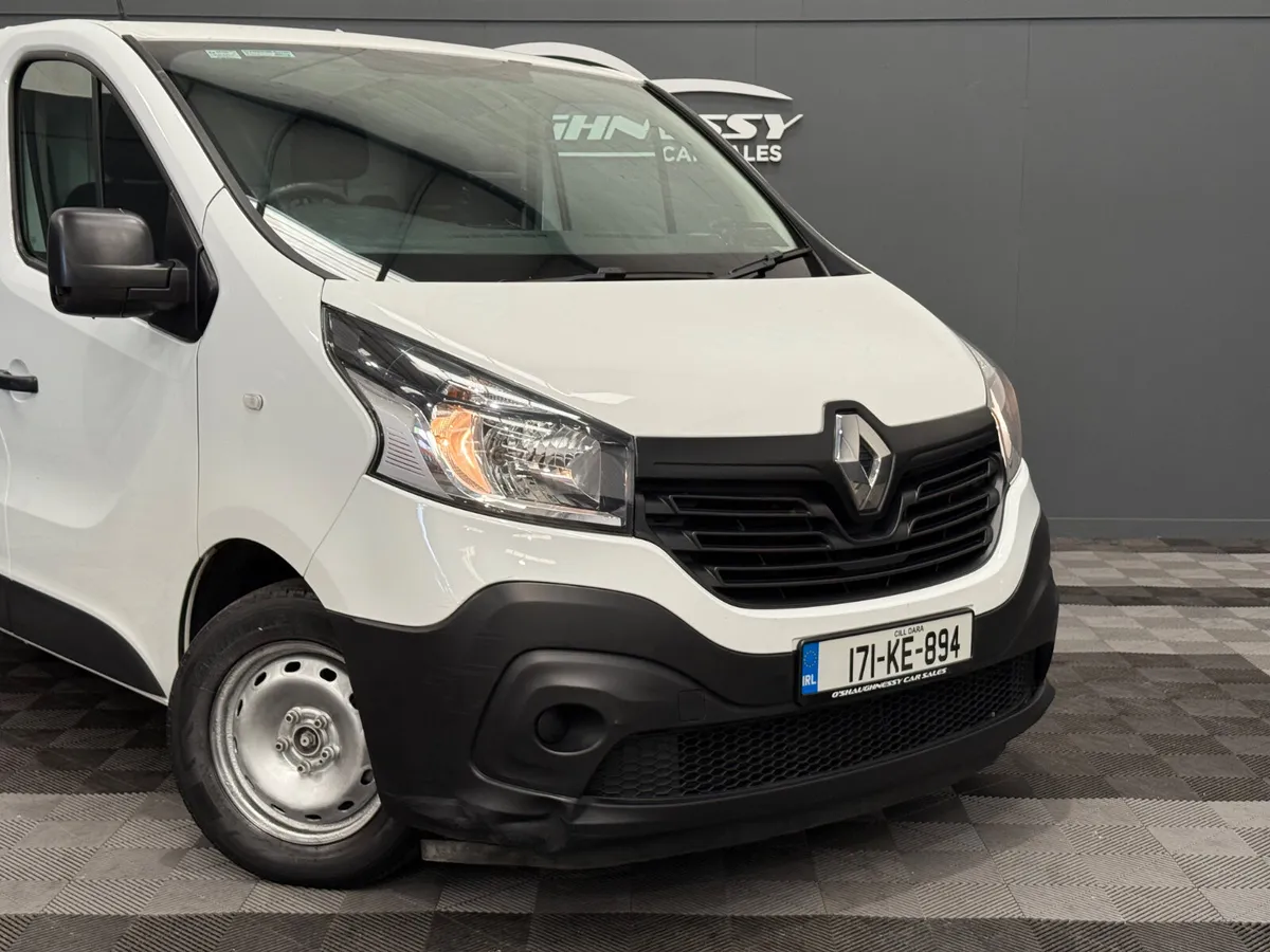 Renault Trafic 2017 NEW DOE LOW MILEAGE - Image 3
