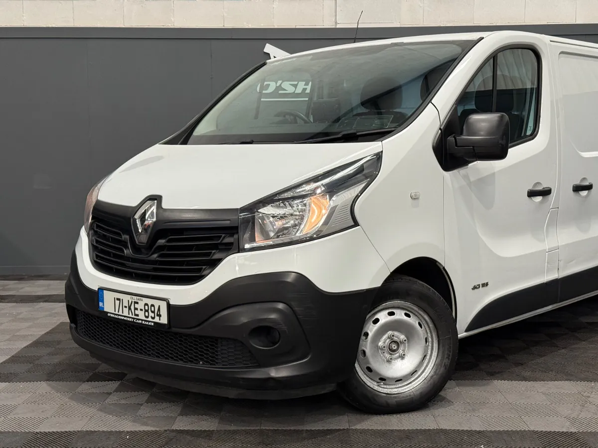 Renault Trafic 2017 NEW DOE LOW MILEAGE - Image 4