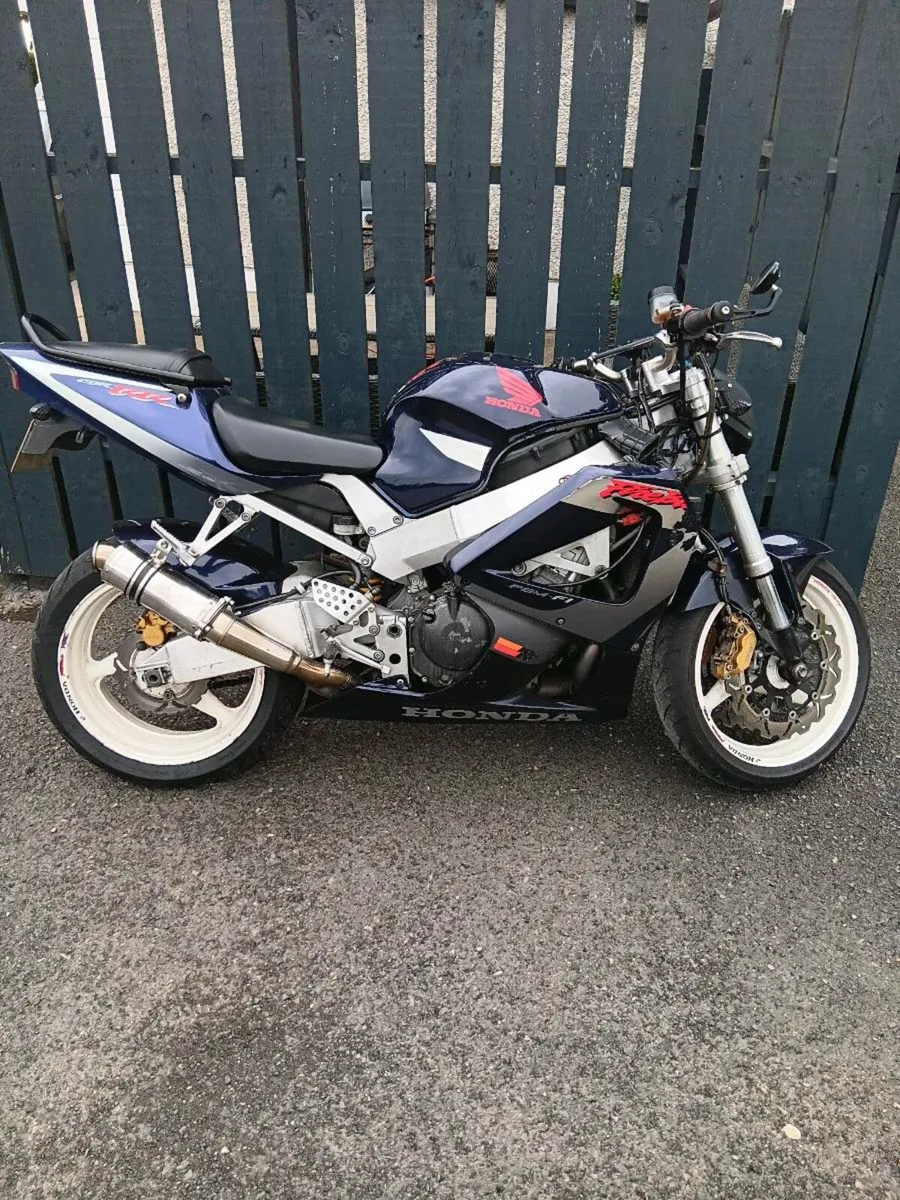 929 fireblade streetfighter - Image 1