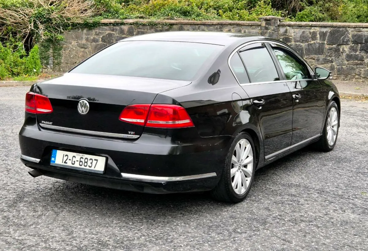 2012 Volkswagen Passat - Image 4