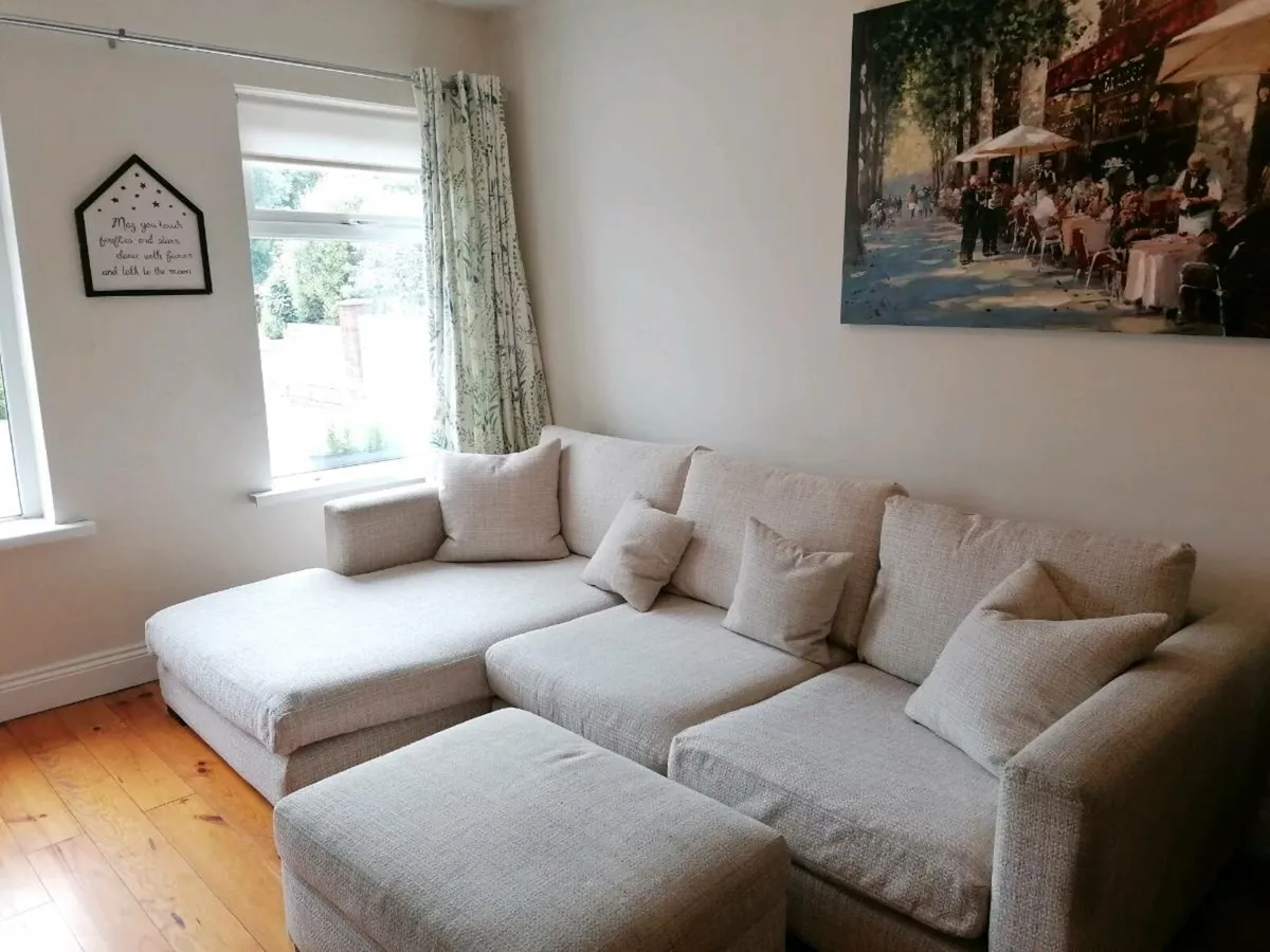 Couch - Image 3