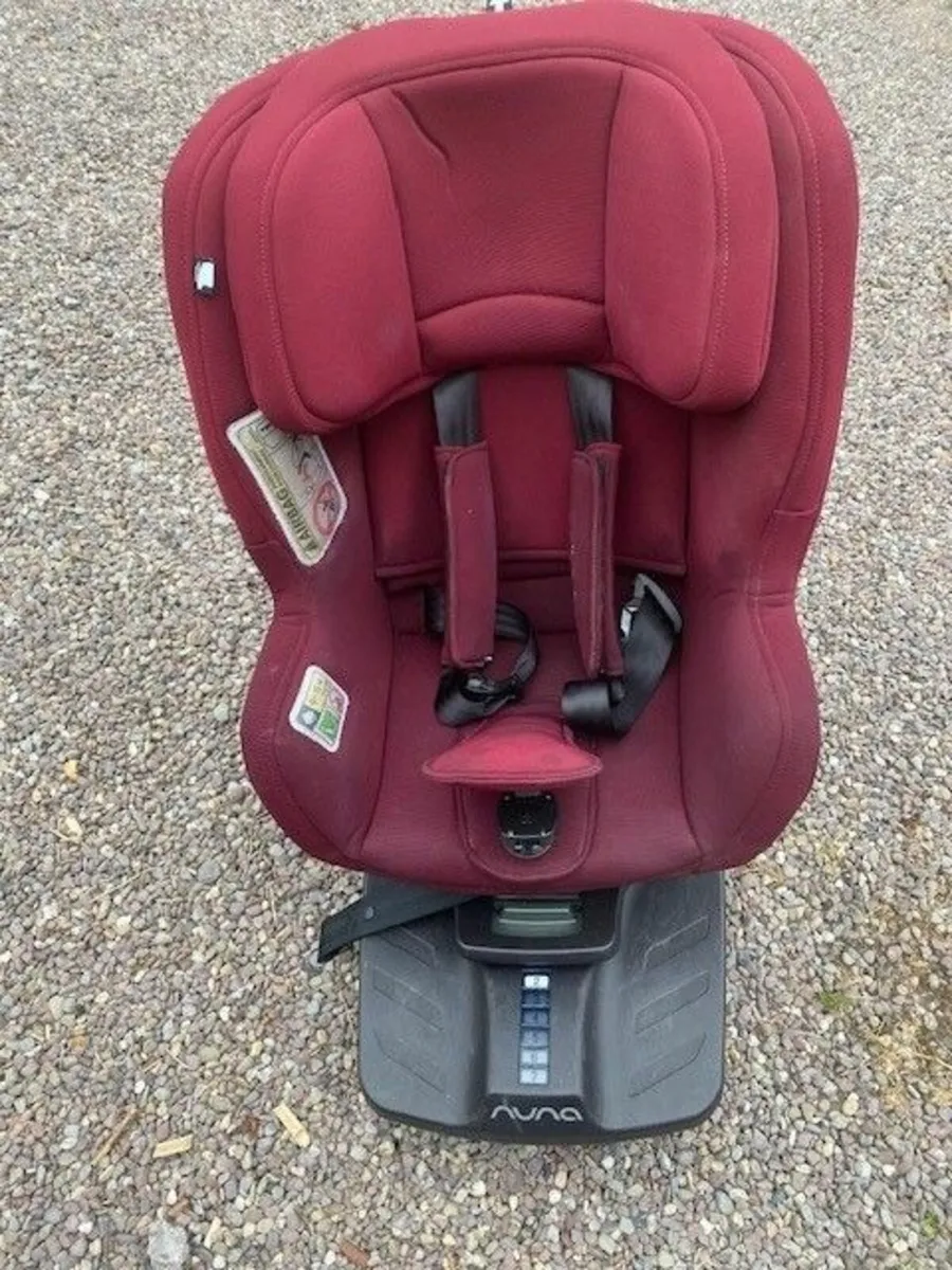 Nuna rebl plus 360 rotating seat with i-size - Image 1