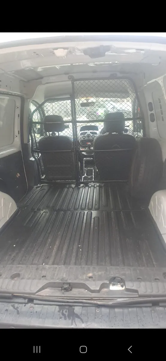 Lovely Clean Kangoo van with DOE - Image 3