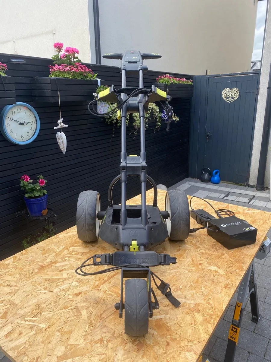 Motocaddy M1 Pro DHC  Electric Golf Trolley - Image 2