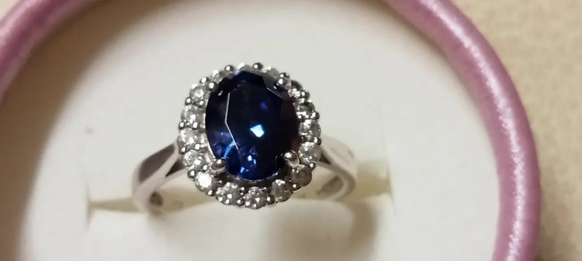 Stunning Sapphire blue ring size O - Image 1