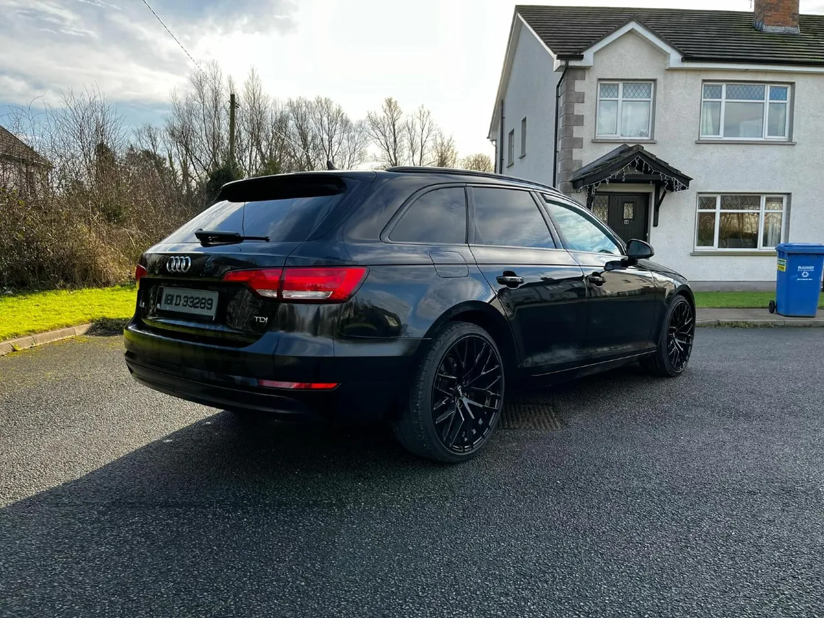 Audi A4 2018 - Image 4