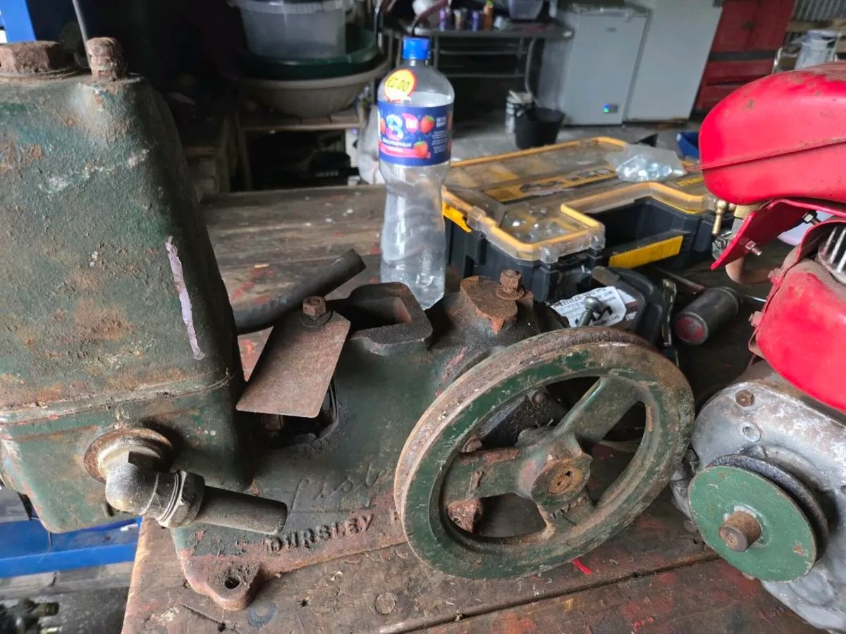 Vintage  water pump - Image 1