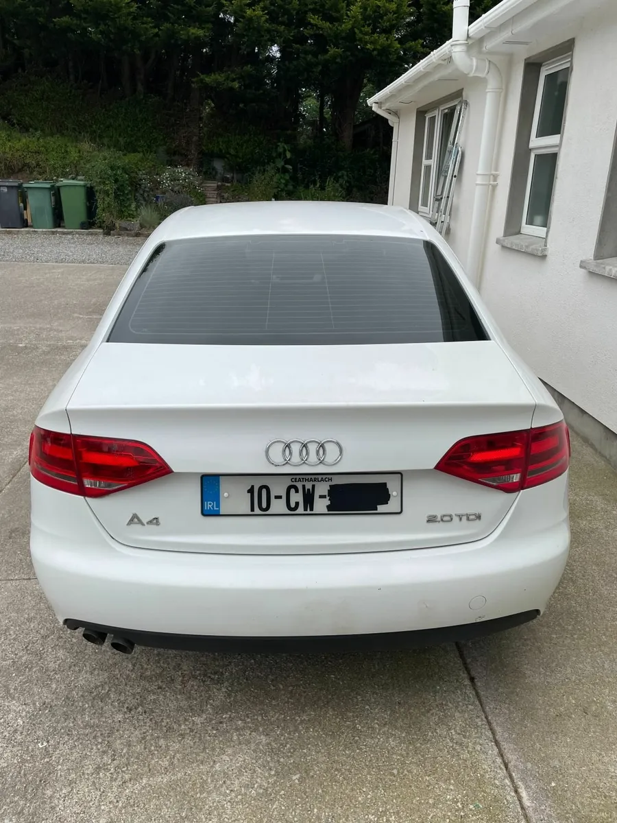Audi A4 2010 - Image 2