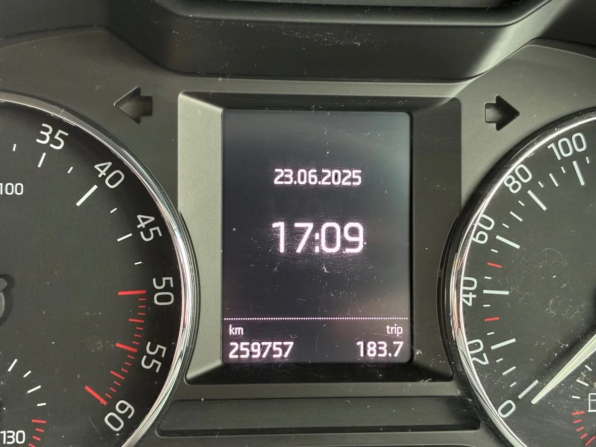 Skoda Octavia 2015 - Image 2