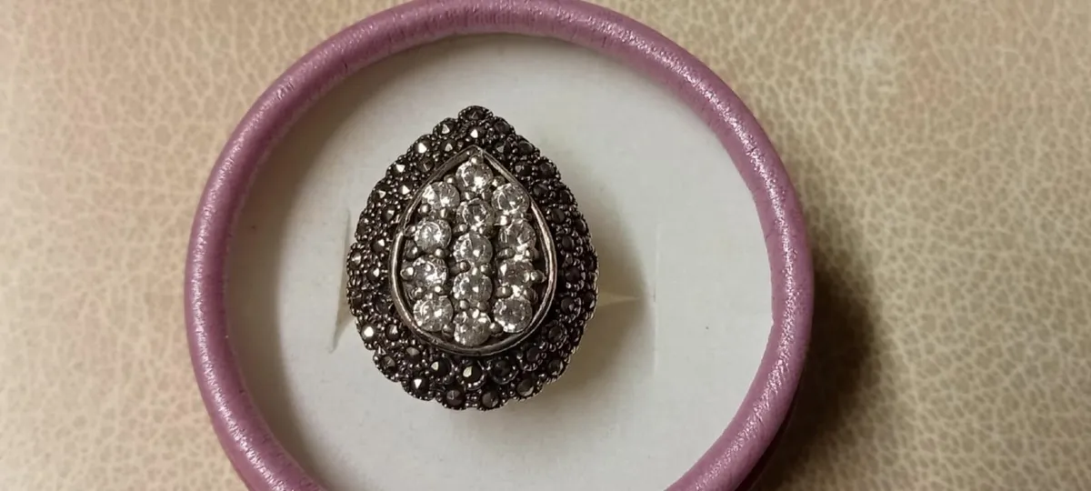 Stunning huge vintage ring size M - Image 1