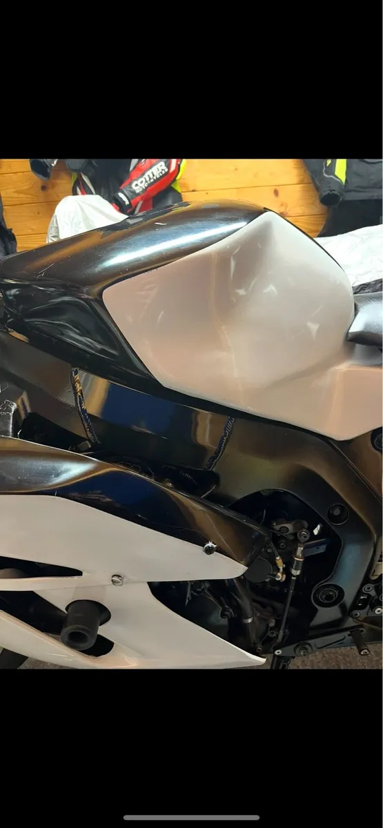 Track Bike Honda Fireblade - Image 3