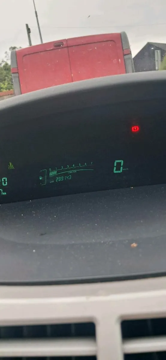 Toyota yaris - Image 3