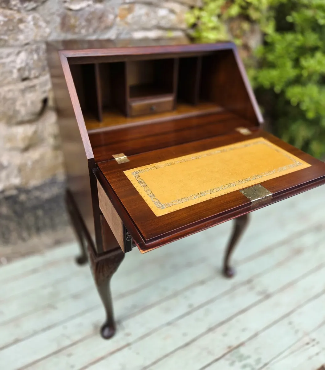 Compact Mahogany Bureau Desk - Image 4