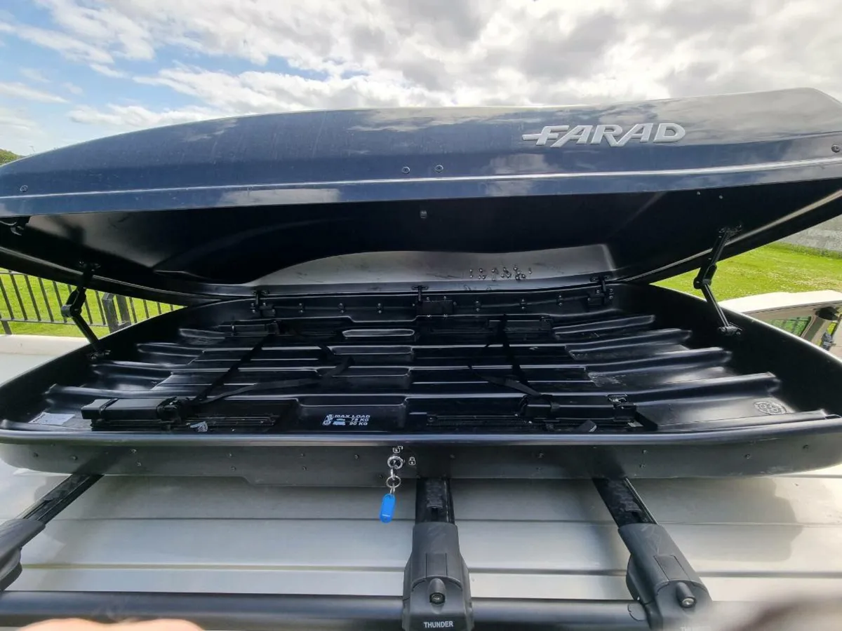 FARAD Roofbox and thule bike rack - Image 2