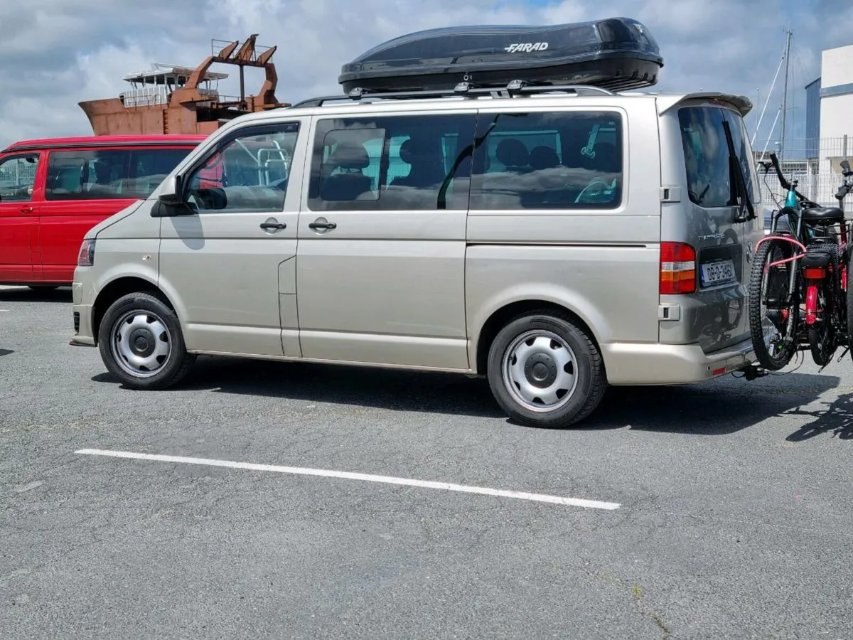 FARAD Roofbox and thule bike rack - Image 4