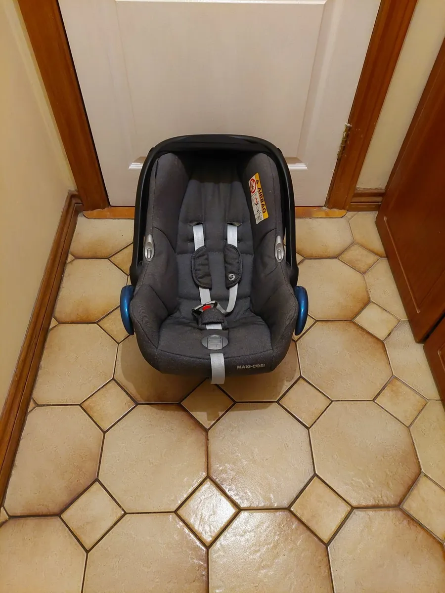 Baby Car Seat & Isofix Base - Image 2