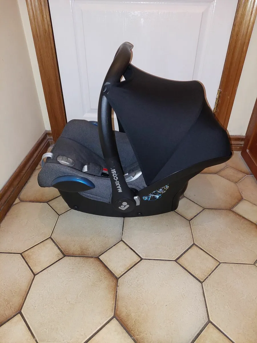 Baby Car Seat & Isofix Base - Image 3
