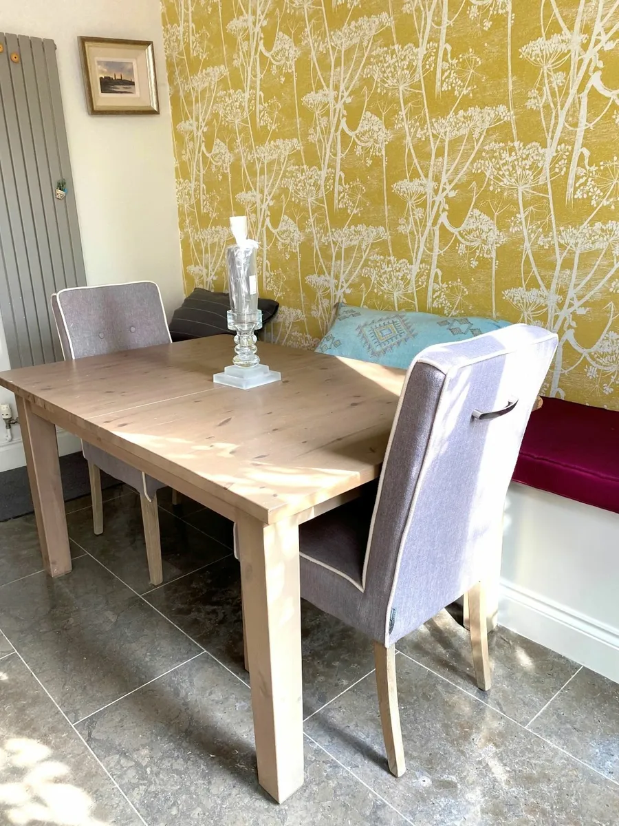 kitchen table and 2 chairs - Image 2