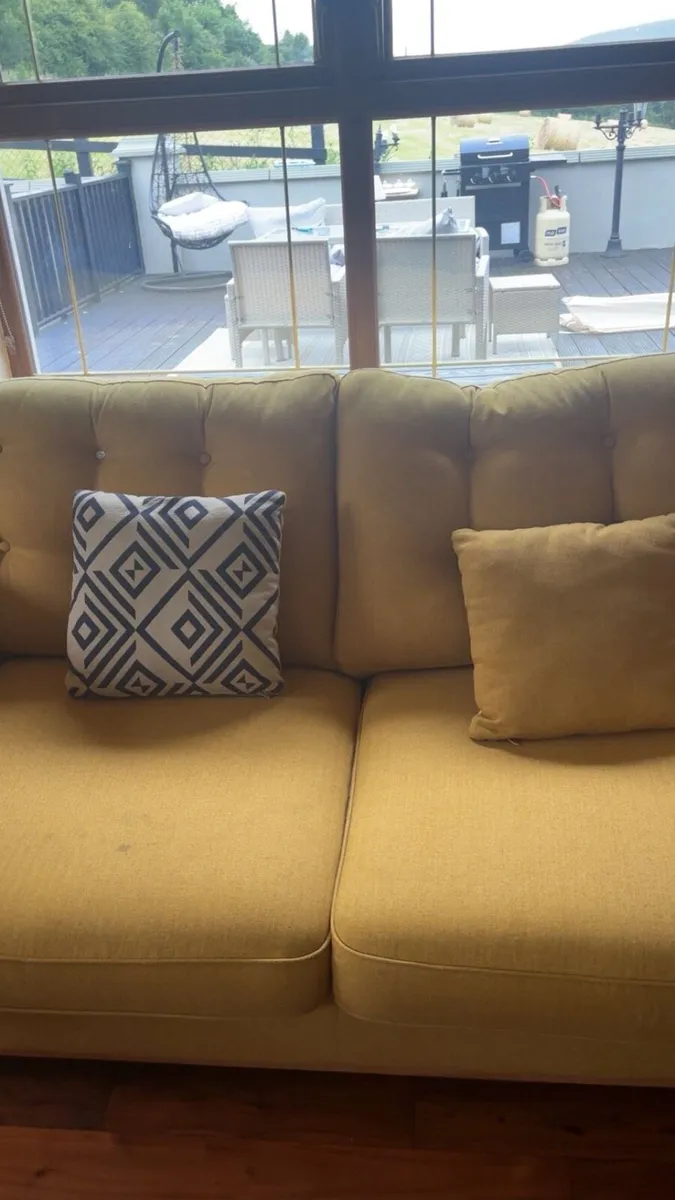 3 piece suite sofa - Image 4