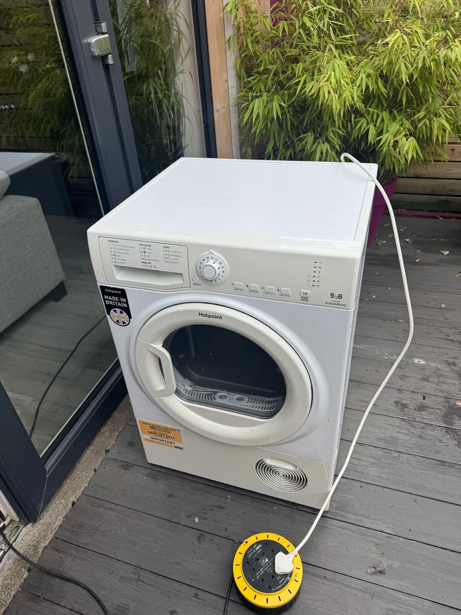 Hotpoint Aquarius 9kg condenser tumble dryer - Image 1