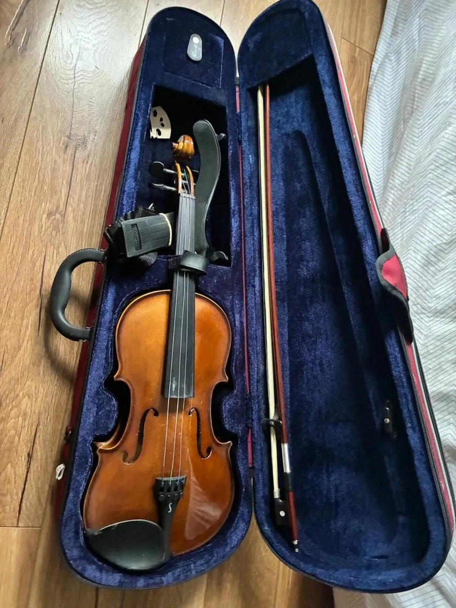 Stentor SR1500 Violin Student II 4/4 - Image 1