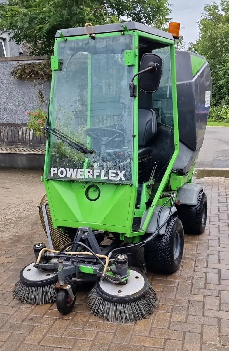Egholm diesel road sweeper roadsweeper no vat - Image 2