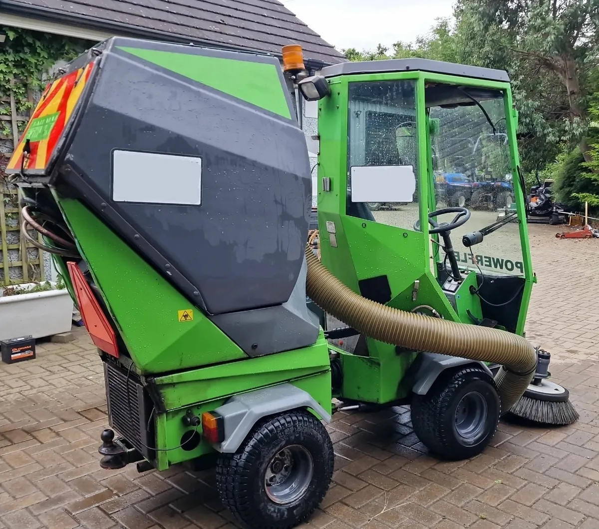 Egholm diesel road sweeper roadsweeper no vat - Image 4