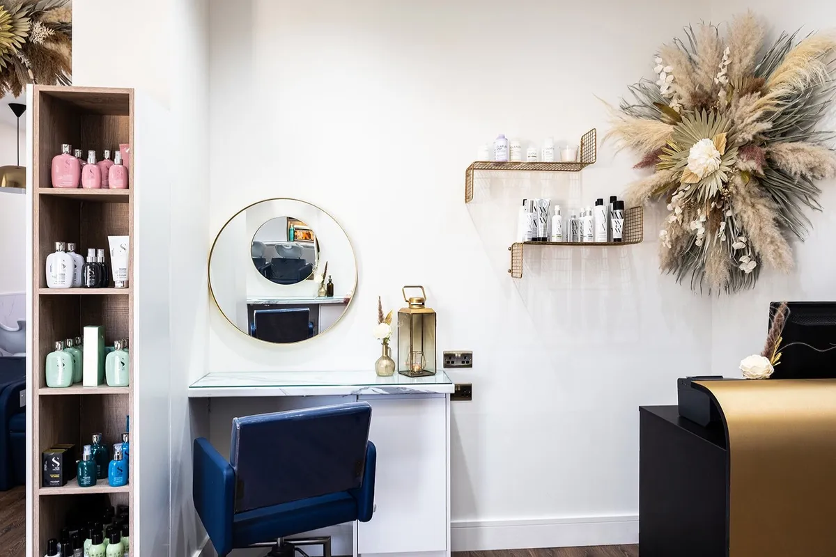 Salon Space (Chair rent ) - Image 1
